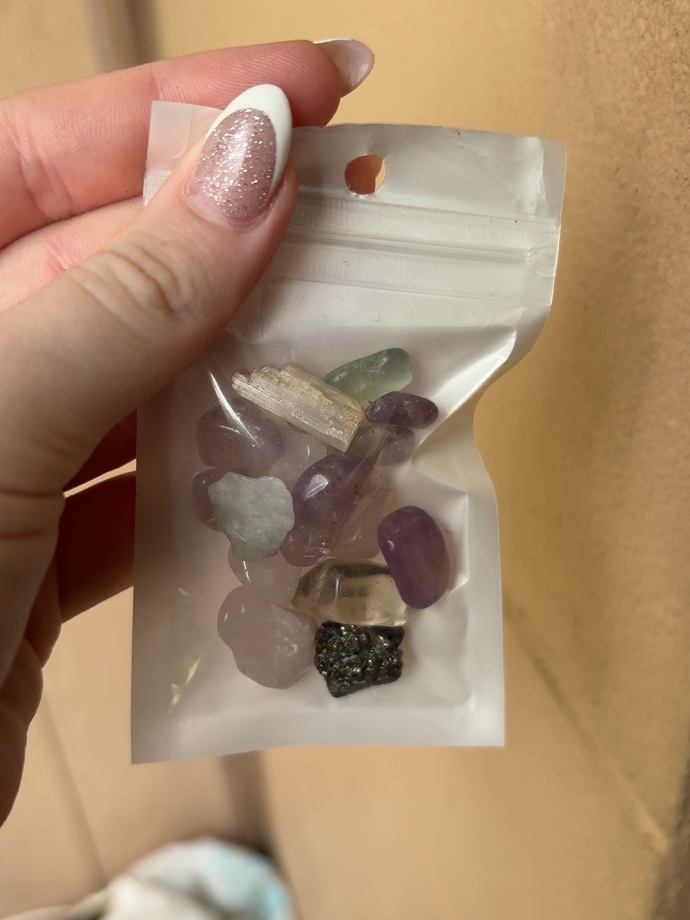 multiple small crystals - Picture 3 of 3